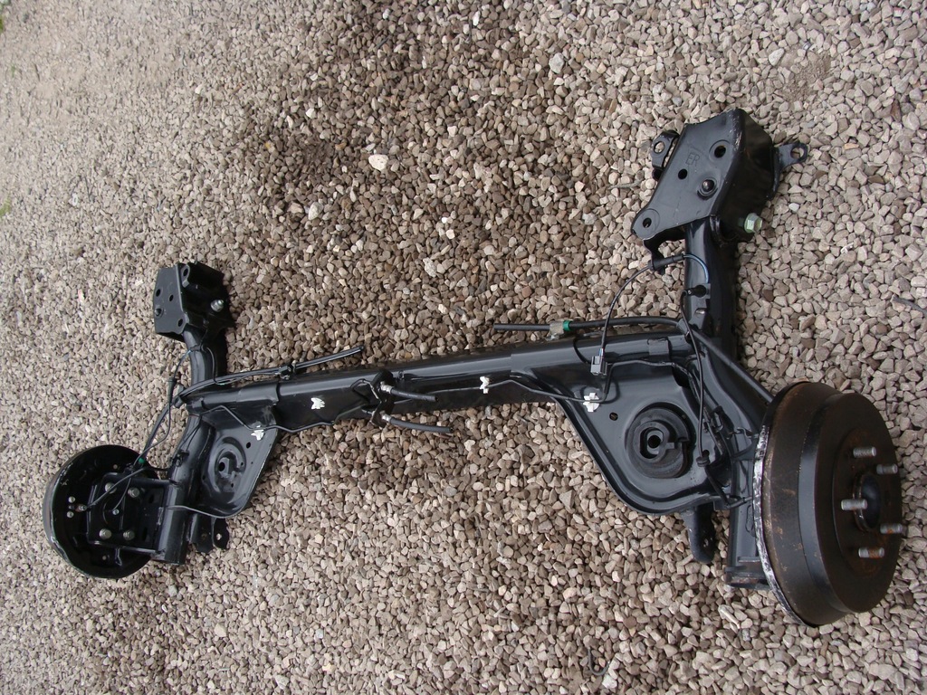 фото №1, Балка oś nissan juke lift f15 барабан !!!