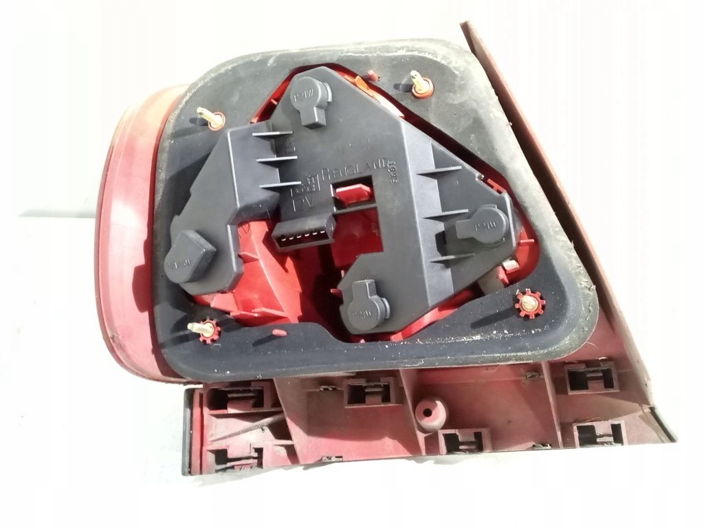 Audi a4 b5 sedan лампа права задня задня в Україні