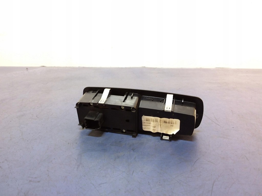 фото №2, Dodge ram iv перемикач скло рамка перед правий