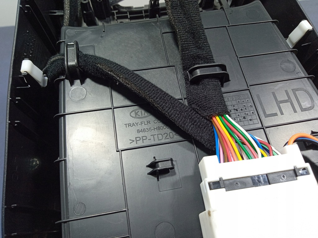 фото №12, Kia rio iv yb 17- рамка захист домкрата тунель 84635-h8000