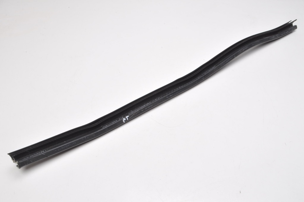 фото №1, Bentley bentayga прокладка дверь правый задняя 36a839479