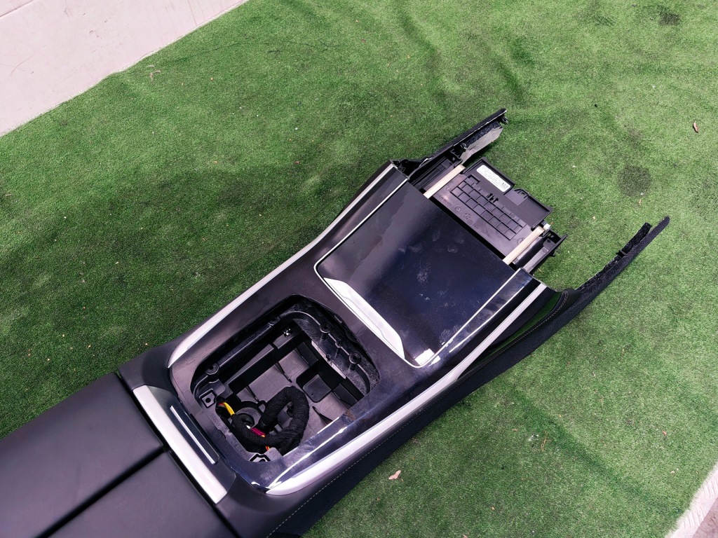 фото №10, Bmw x7 g07 lci середина обивка сиденья заднее сиденье обшивки туннель кожа