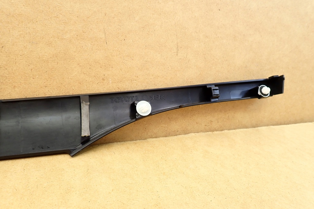 фото №10, Toyota corolla cross молдинг верхний czarna задняя задняя левая стойка крыша