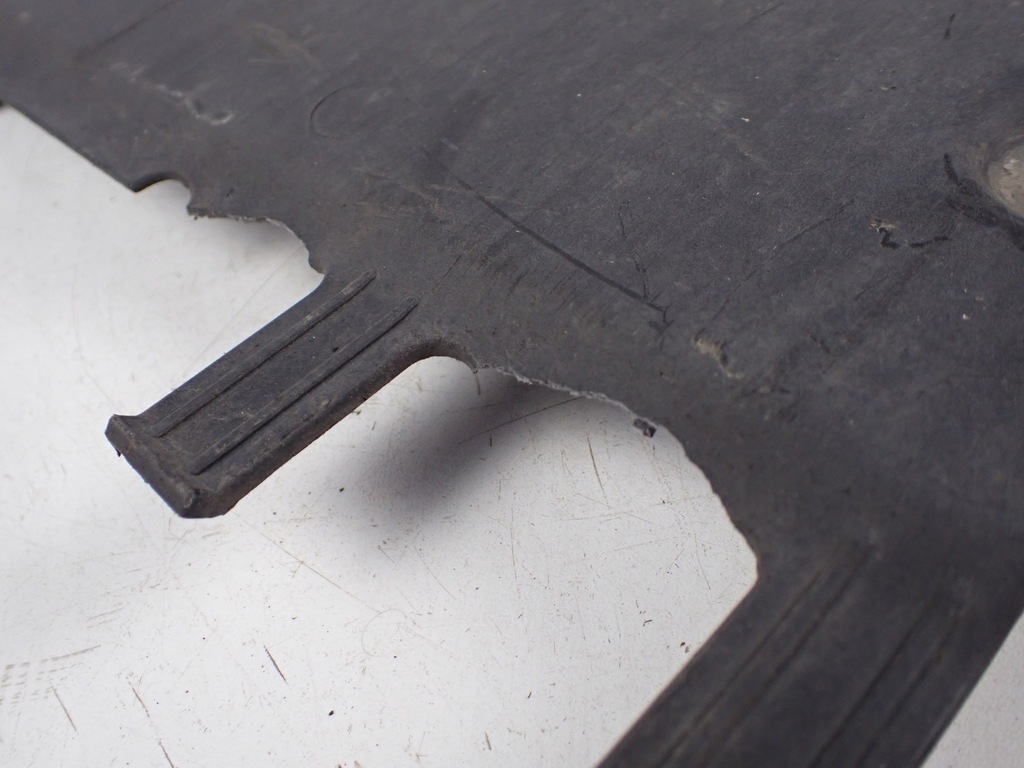 фото №6, Захист підвіска права audi a5 8t 8t8825216b 8t8825216c