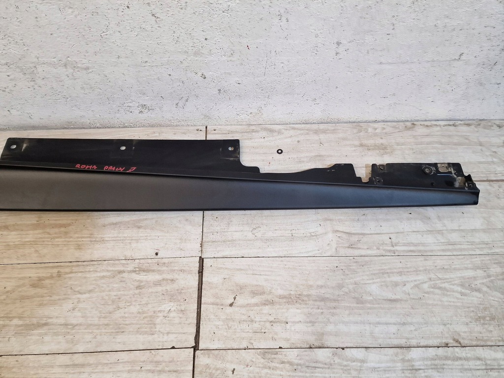 фото №4, Ferrari roma молдинг порог правая