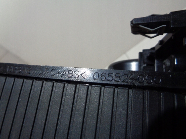 Тунель середній шторка volvo v50 s50 09-12 130586 06582-000 30755392 Недорого