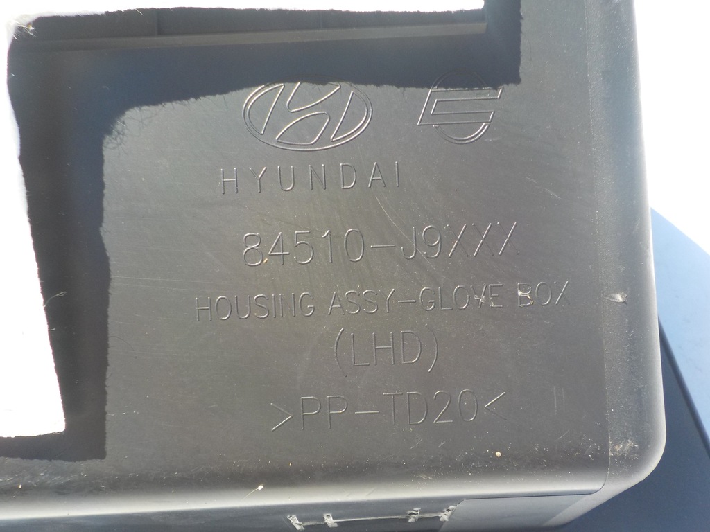 фото №8, Hyundai kona 1.0t gdi 2017- бардачок консолі europa