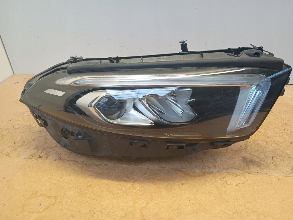 фото №1, Лампа права mercedes a klasa 177 performance