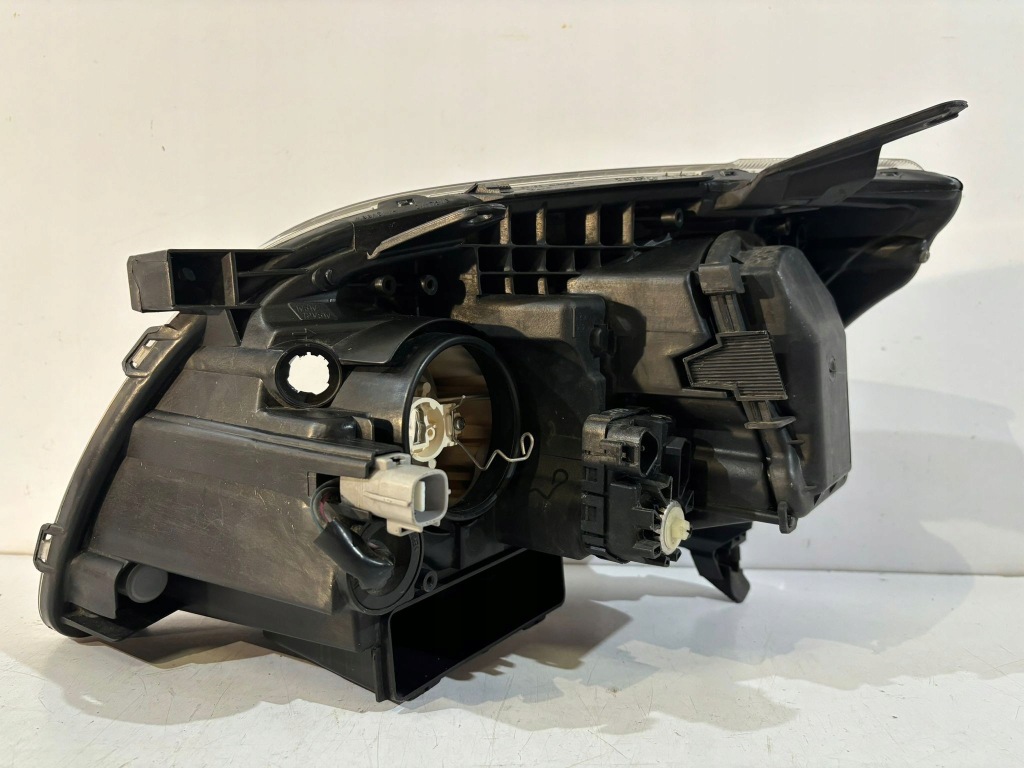 фото №7, Toyota avensis t25 лампа передня h7 права - 15086