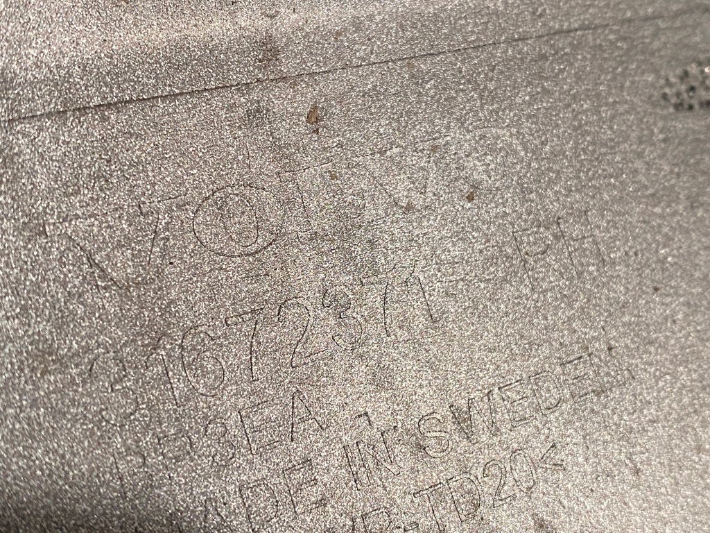 фото №8, Volvo оригинальный номер 31672371 накладка молдинг порог