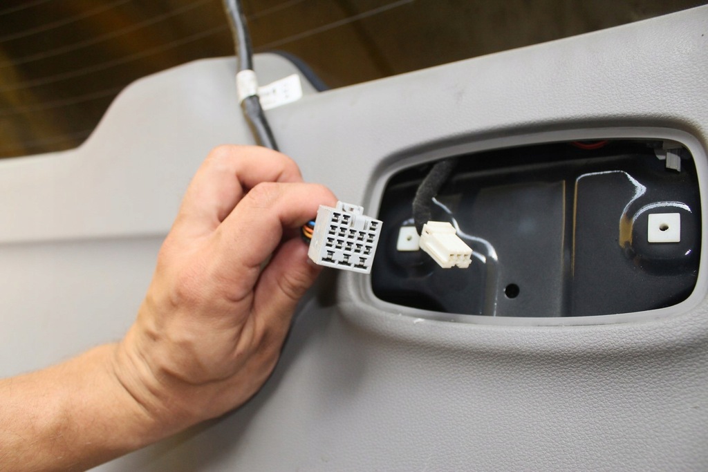 фото №15, Крышка багажника багажника задняя kia sedona ii carnival ii