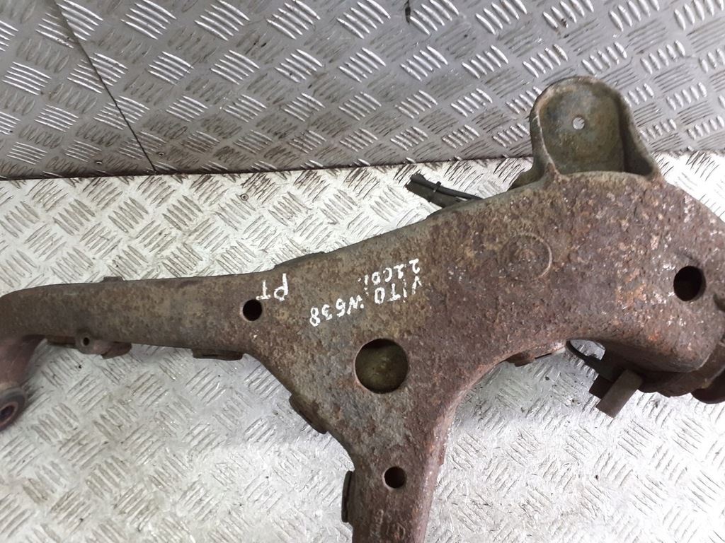 фото №5, Поворотный кулак рычаг правый задняя mercedes vito i w638