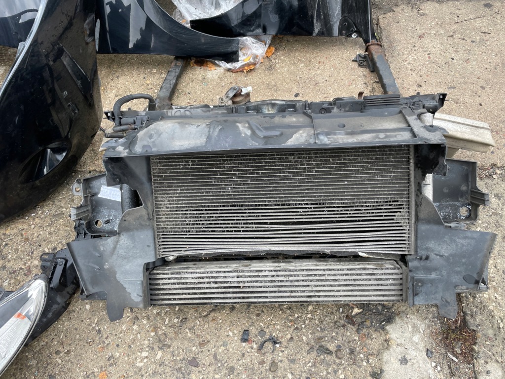 Бампер капот перед megane iii coupe tegne Зі Шроту