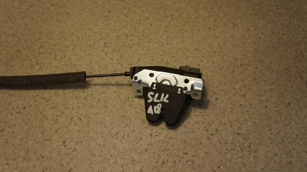 фото №2, Замок крышки багажника a2047500185 mercedes slk w172 r172