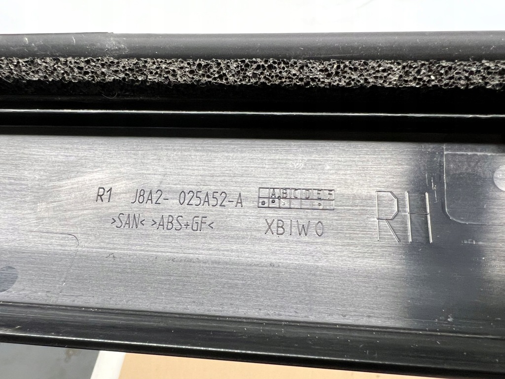 фото №6, Range rover velar молдинг стекло лобовое правая