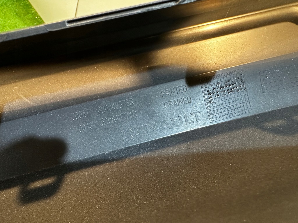 фото №10, Renault captur ii молдинг бампера перед спойлер dół накладка 620842373r