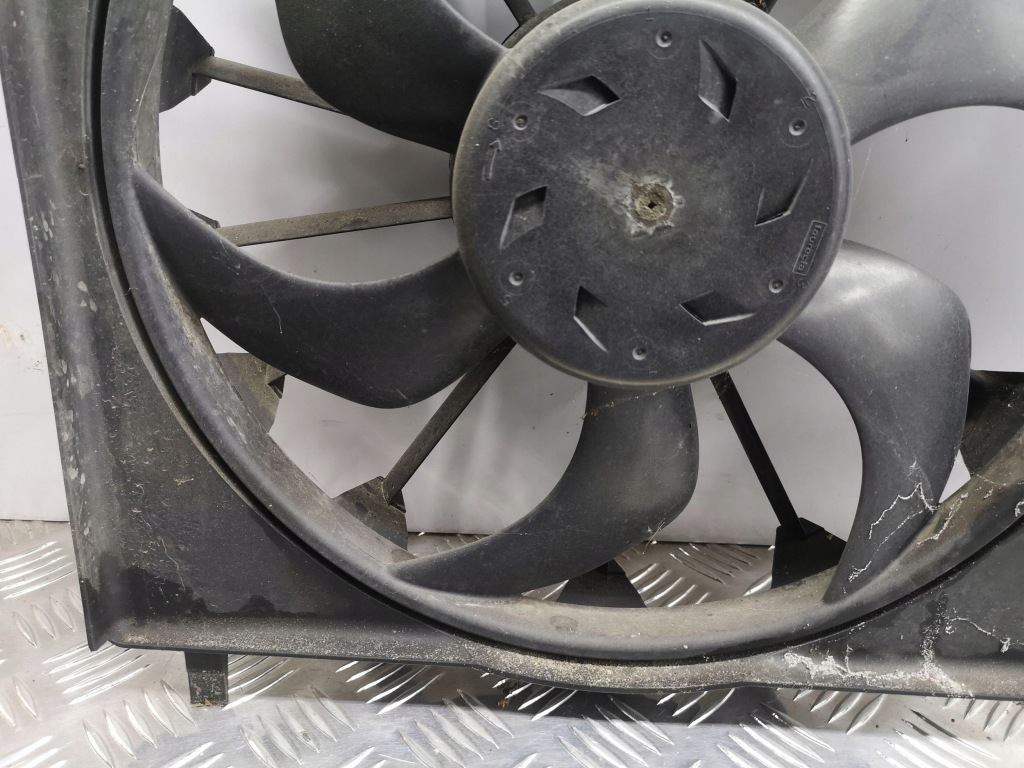 Peugeot 508 2011 вентилятор радиатора 3000257c Оригинал