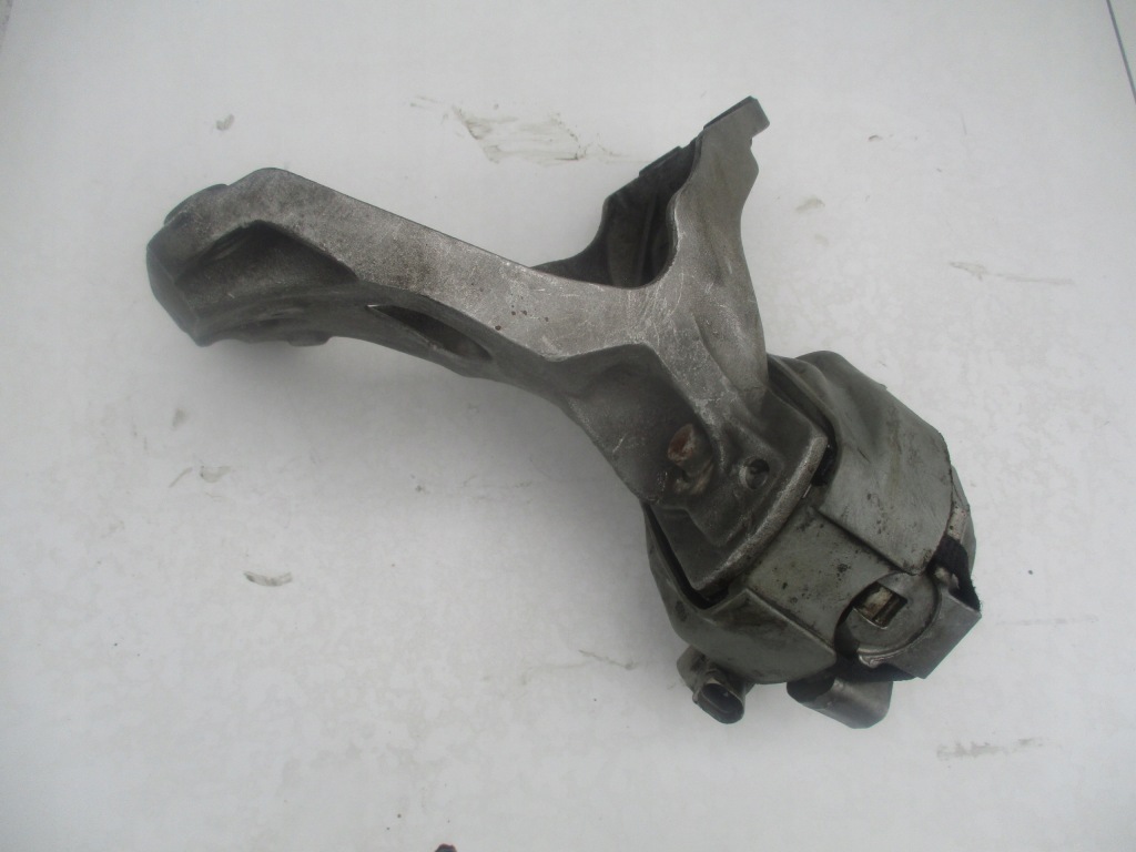 фото №1, Bentley continental gt gtc 6.0 w12 кронштейн двигателя