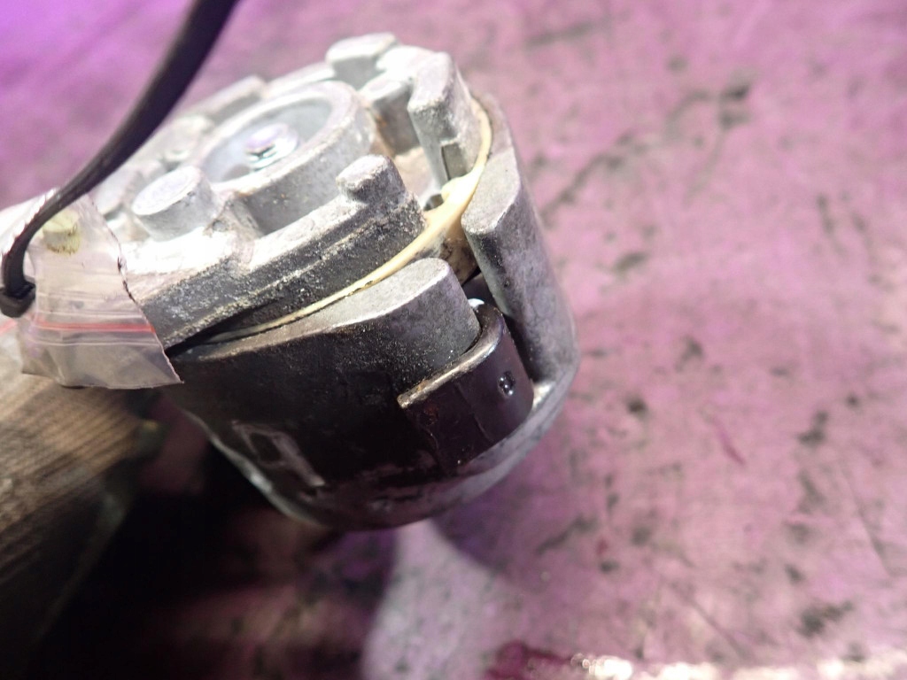 Fiat freemont 2,0 jtd 939b5000 940a5000 натяжитель ролик натяжителя 55190813 Недорого