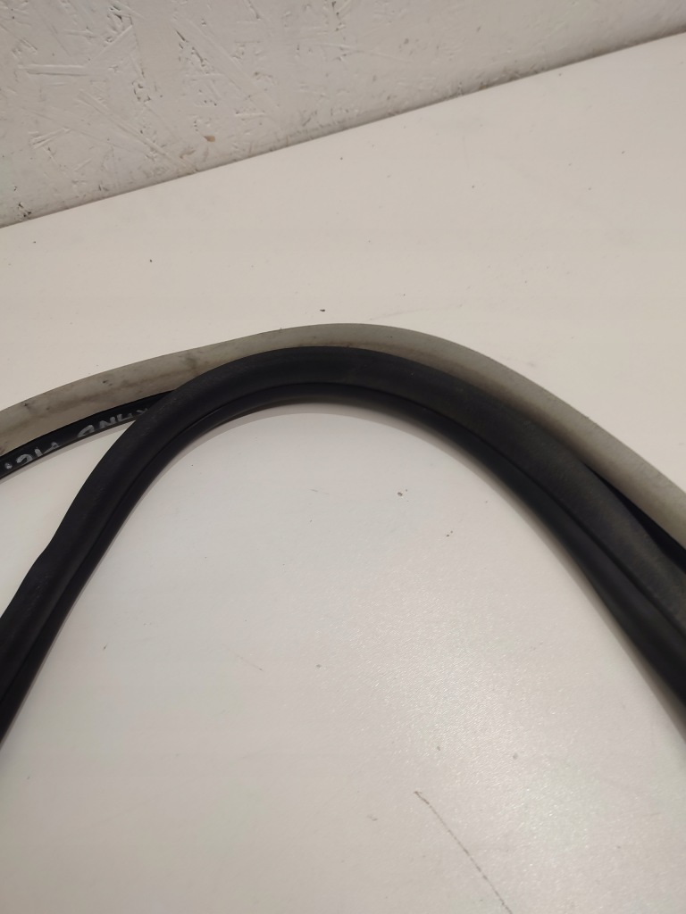 фото №4, C4 picasso i прокладка кузовная правый перед