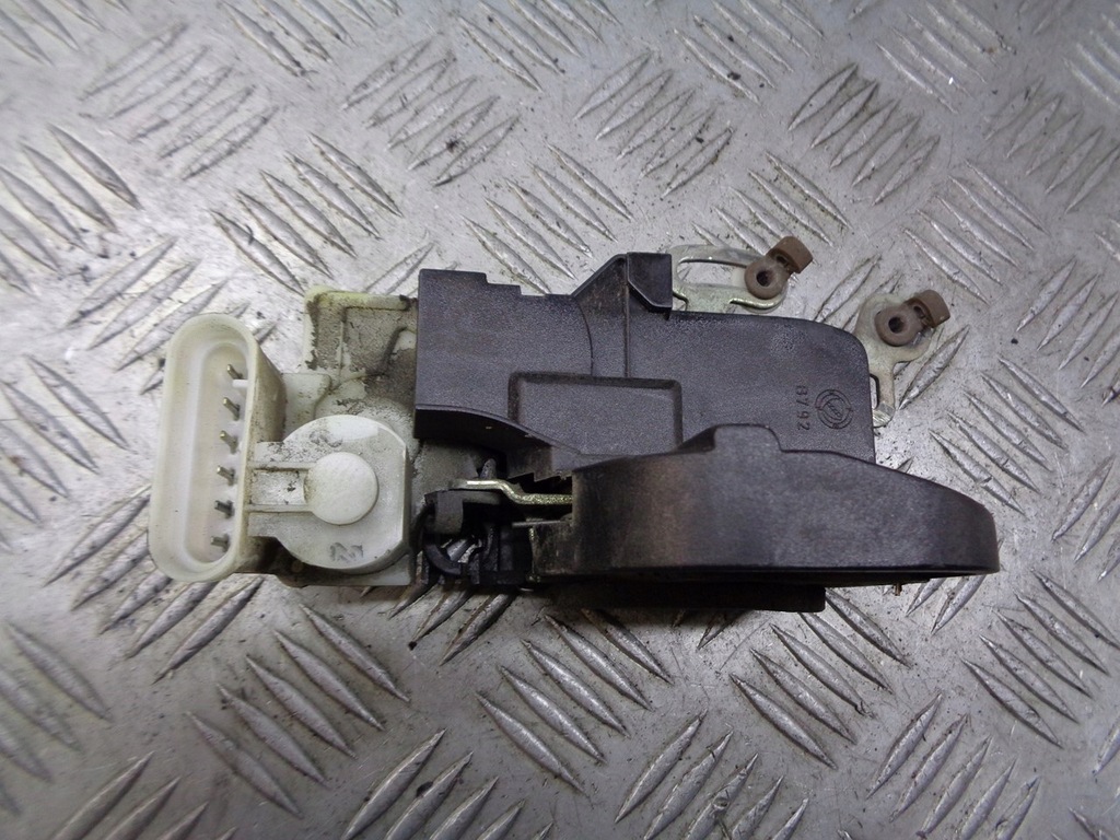 фото №2, Замок дверь правый перед alfa romeo 147