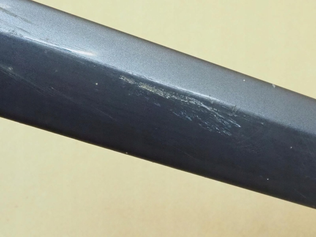 Молдинг двері лівий задній 39987038 volvo v50 1 07-12r Ціна