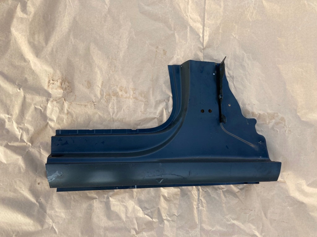 фото №1, Audi a4 b9 8w0 15-19 поріг блок двигуна правий обшивка