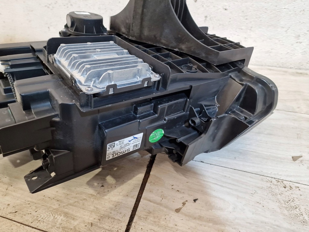 фото №6, Лампа права smart full led cyber sparks led europ