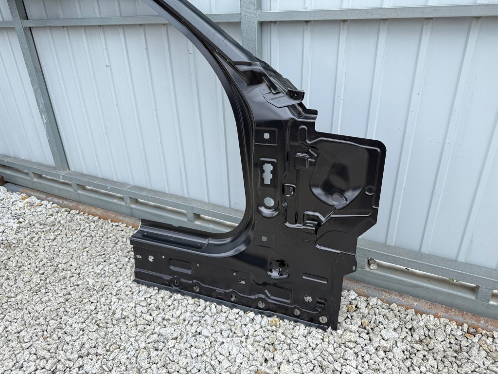 фото №4, Bmw 4 i4 g26 правый порог блок двигателя обшивка