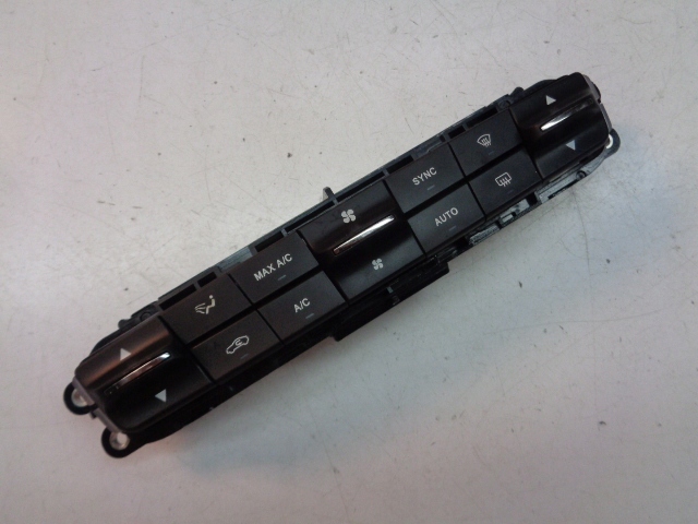 фото №1, Панель кондиционера maserati levante 2017-