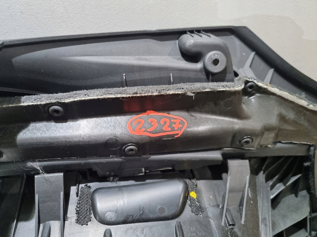 фото №5, Audi a6 c6 kombi оббивка багажника ліва права