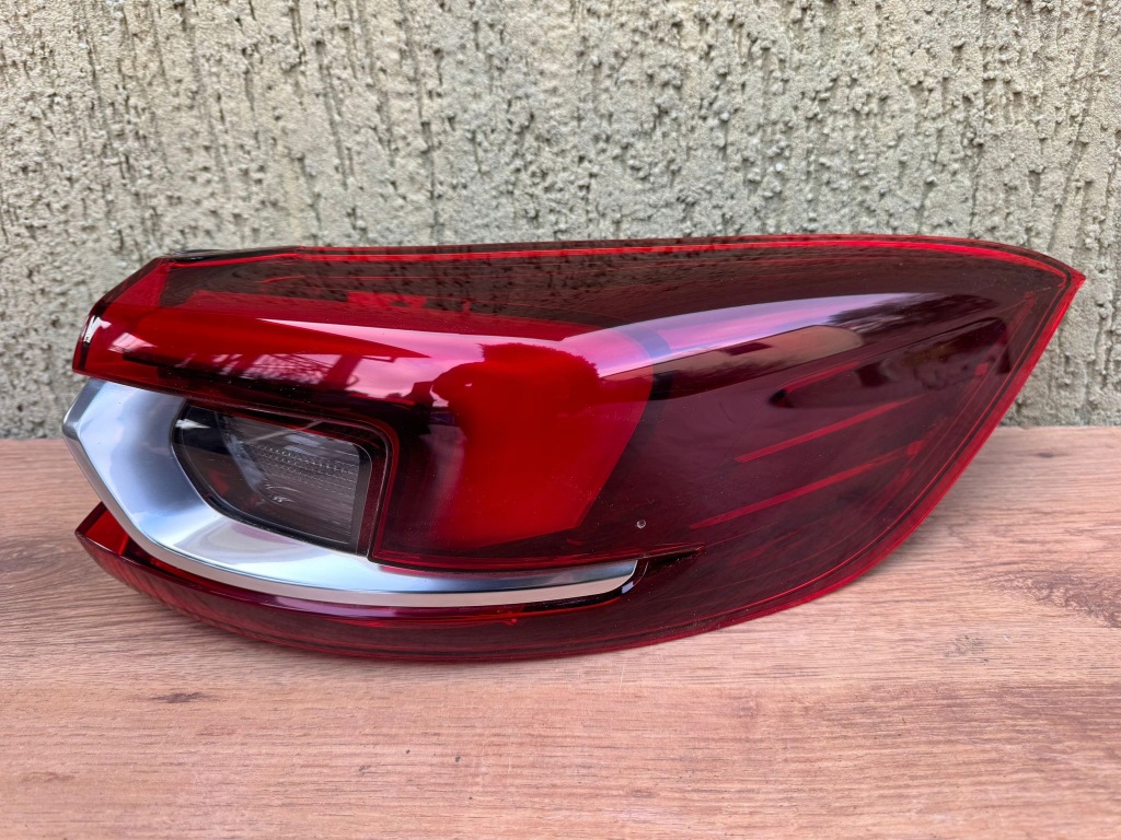 Купити Opel insignia b 17- фара правий задня задній універсал high led 39099123