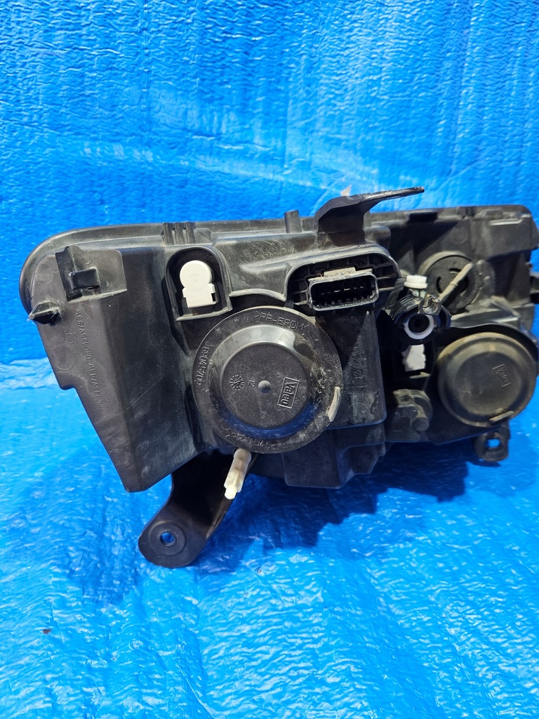 фото №10, Dacia sandero i звичайна з led лампа лівий перед 260605665r, 90114430