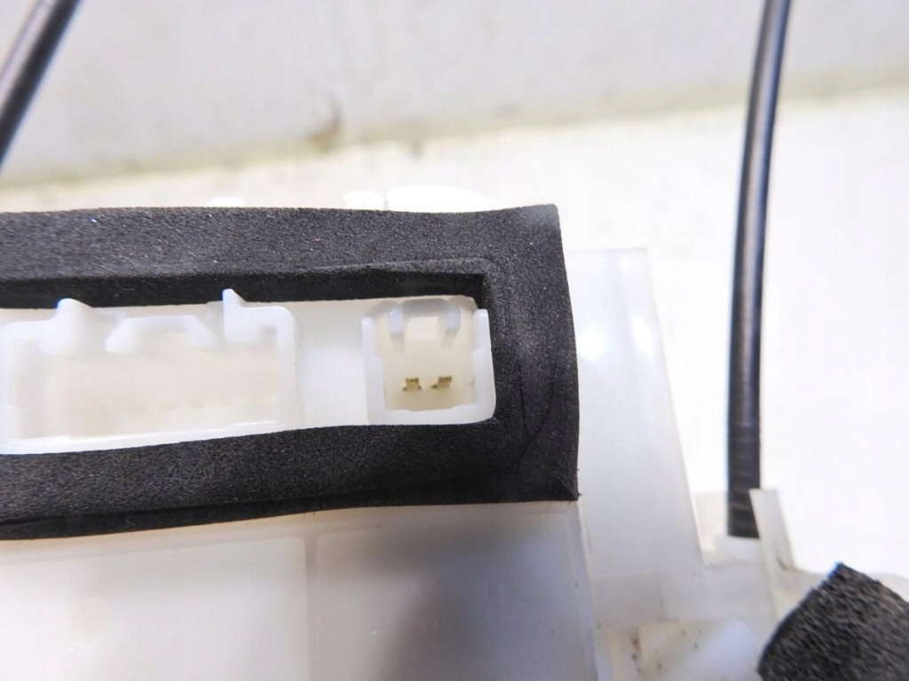 фото №3, Замок дверь правый задняя 2 pin subaru forester iii