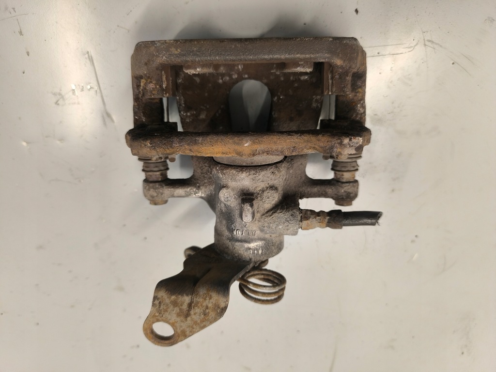 фото №8, Суппорт тормоза + скоба левый задняя задний alfa romeo 159 2.2 jts