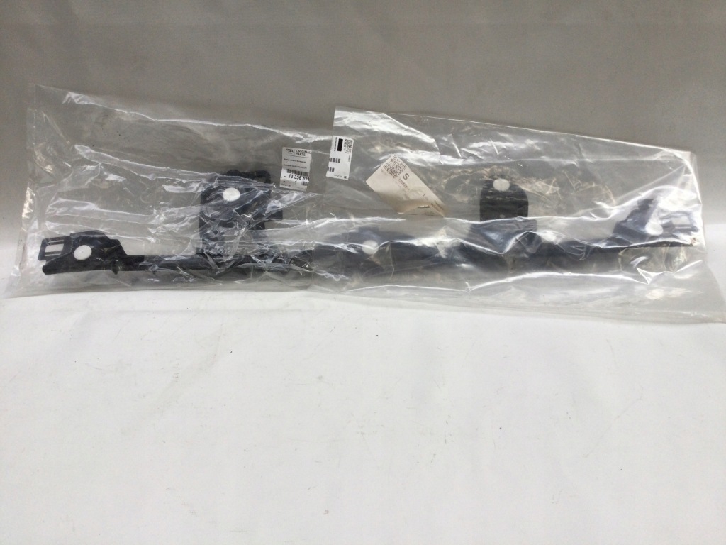 фото №1, Opel adam кронштейн средний бампера 13356511 orginał