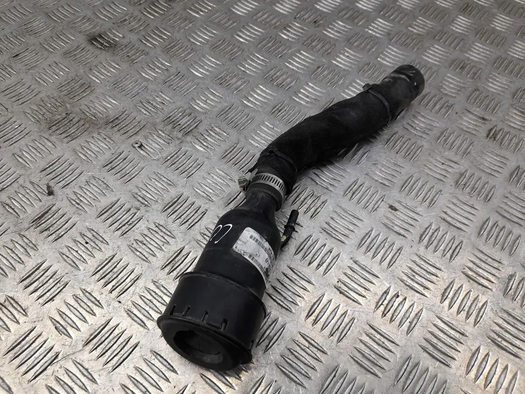 фото №1, Chevrolet corvette 23452933 заливная горловина топлива