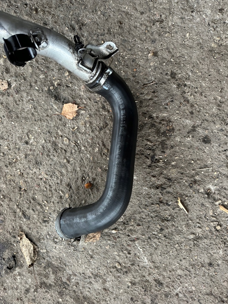 фото №2, Шланг труба интеркулер volvo v40 ii 1.6 d2 31370340