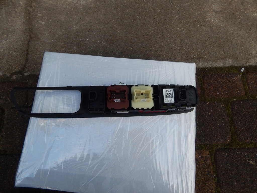 фото №2, Перемикач вікон renault clio iv 4 hb ład