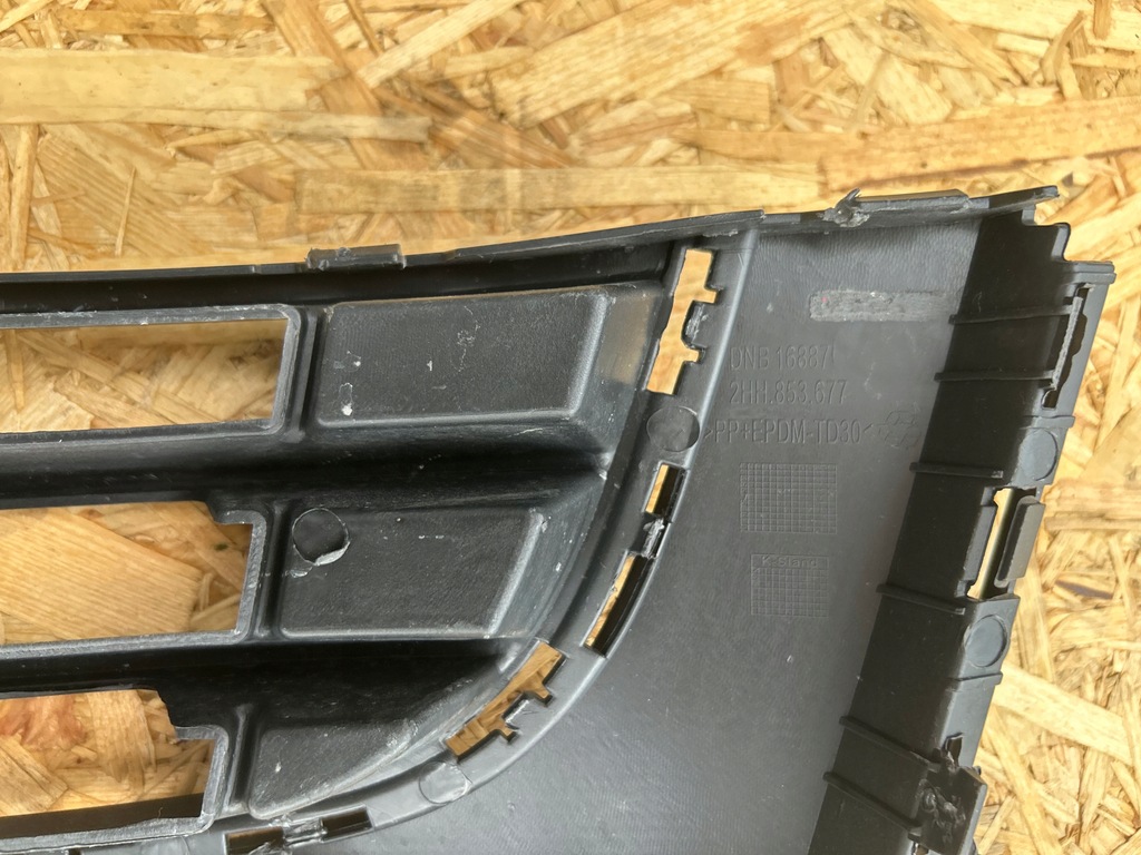 фото №7, Решётка бампера vw amarok 2hh853677