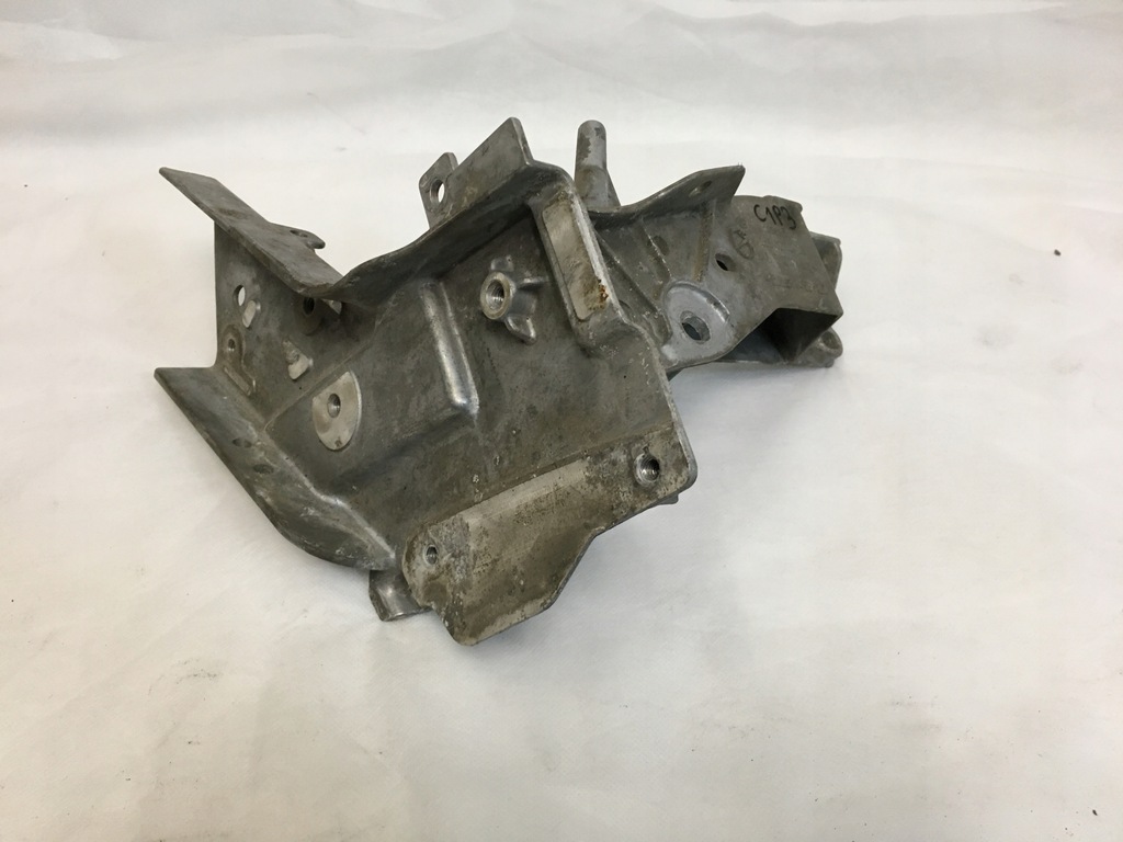 фото №1, Mercedes-benz оригинальный номер a2536210700 кронштейн