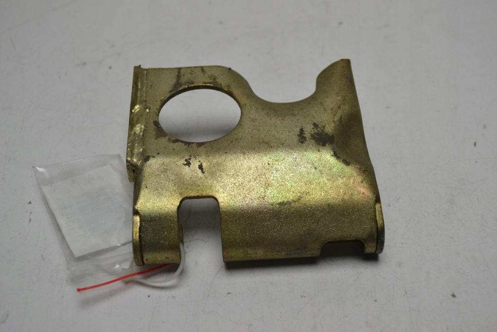 Купить Mercedes w115 w123 w126 r107 кронштейн генератора