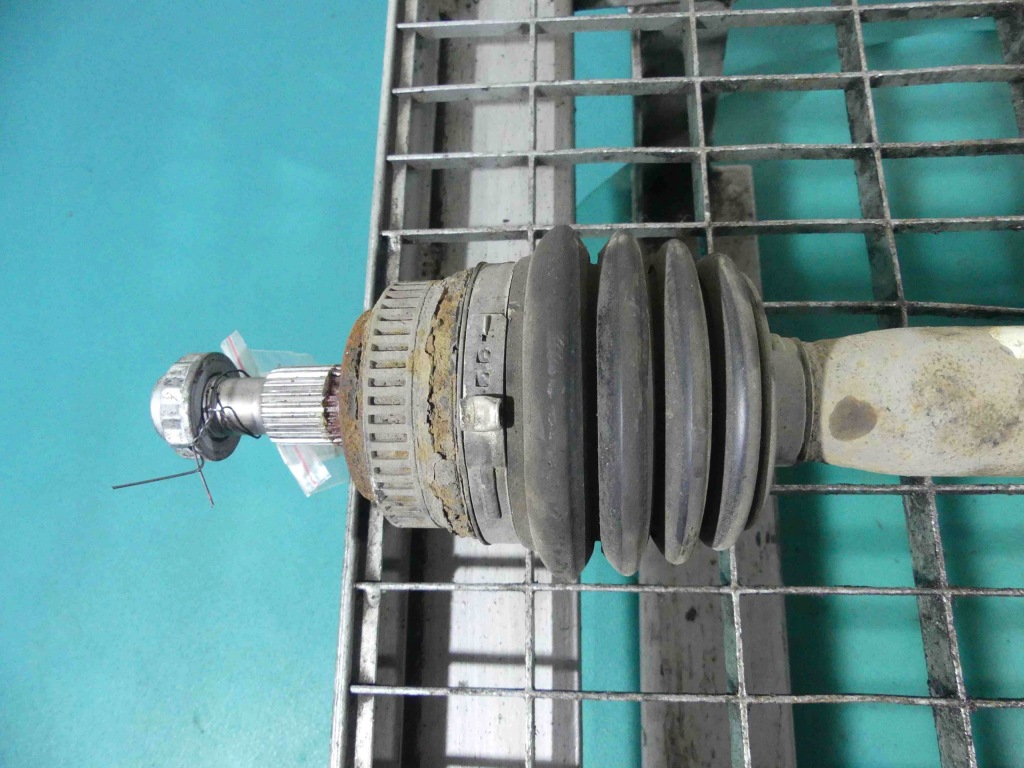 фото №2, Приводной вал правая mercedes a w168 1.6