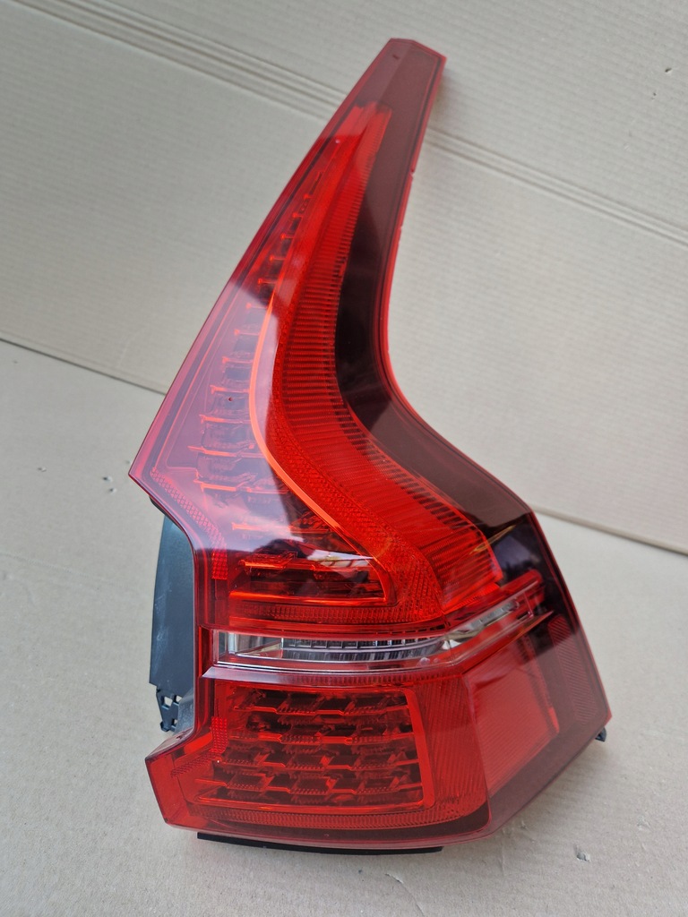 фото №13, Volvo xc60 ii лампа правая задняя задняя led usa #306