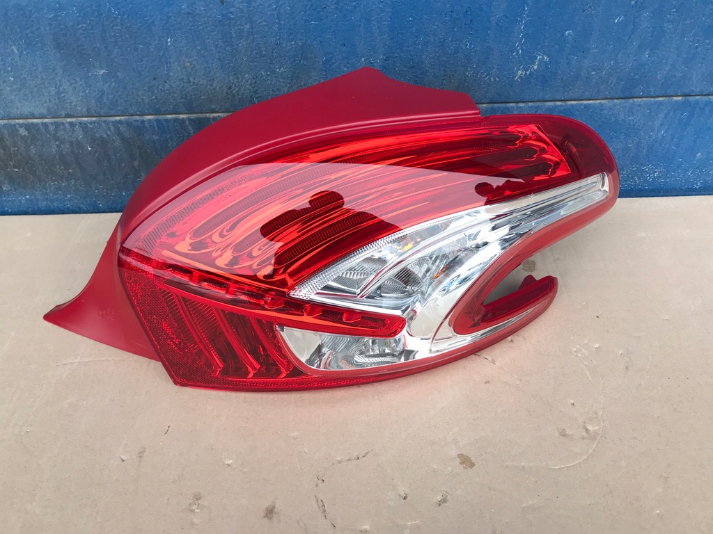 фото №1, Лампа peugeot 208 nowa оригинал