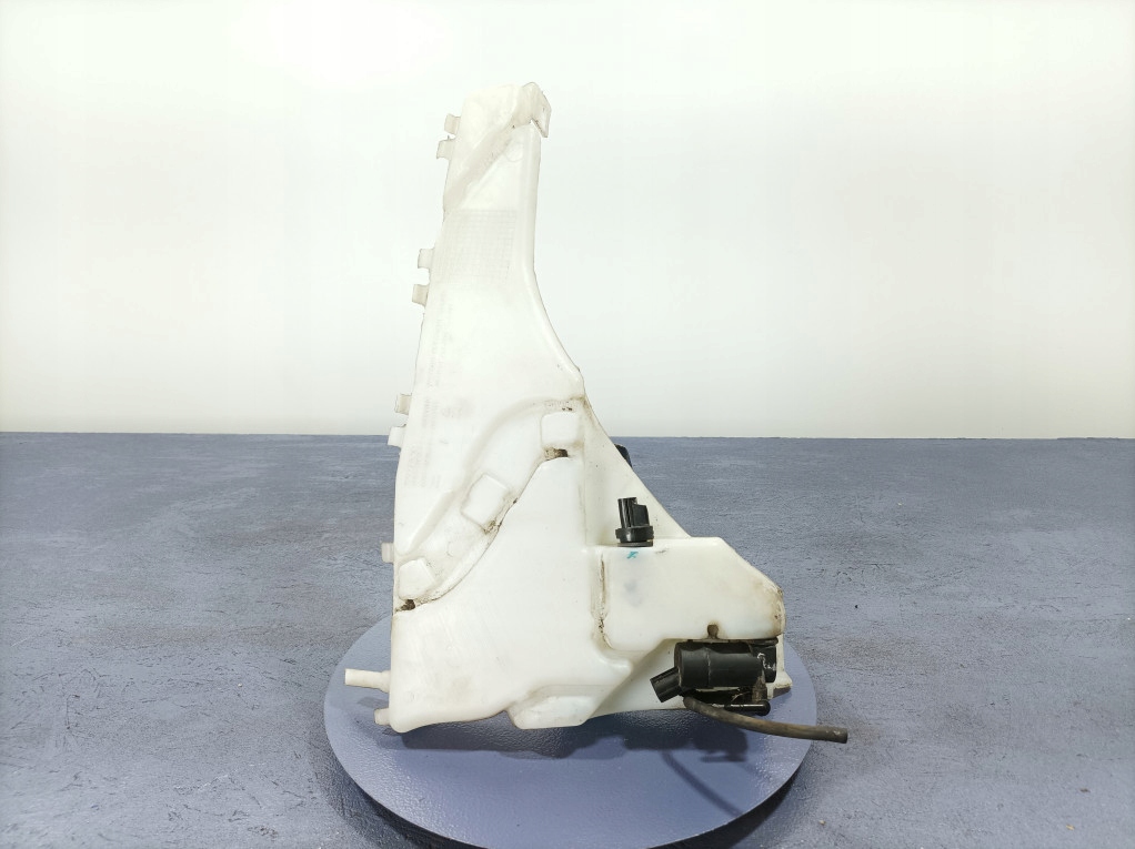 фото №1, Volvo v50 s40 ii бачок распылителя помпа 30657122