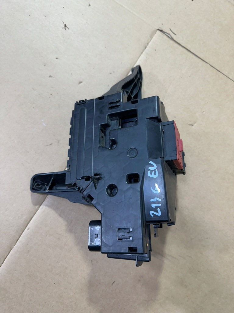 Распределитель тока, предохранитель, напряжения mercedes e klasa w213 g европа с Разборки