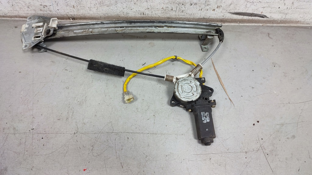 фото №1, Підйомник скло лівий перед mitsubishi sigma 91-96