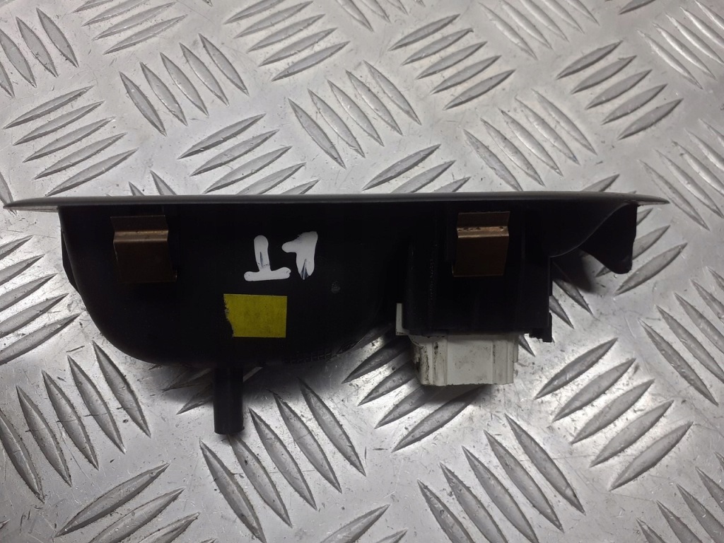 фото №3, Панель стекло левый задняя renault laguna ii 8200317493