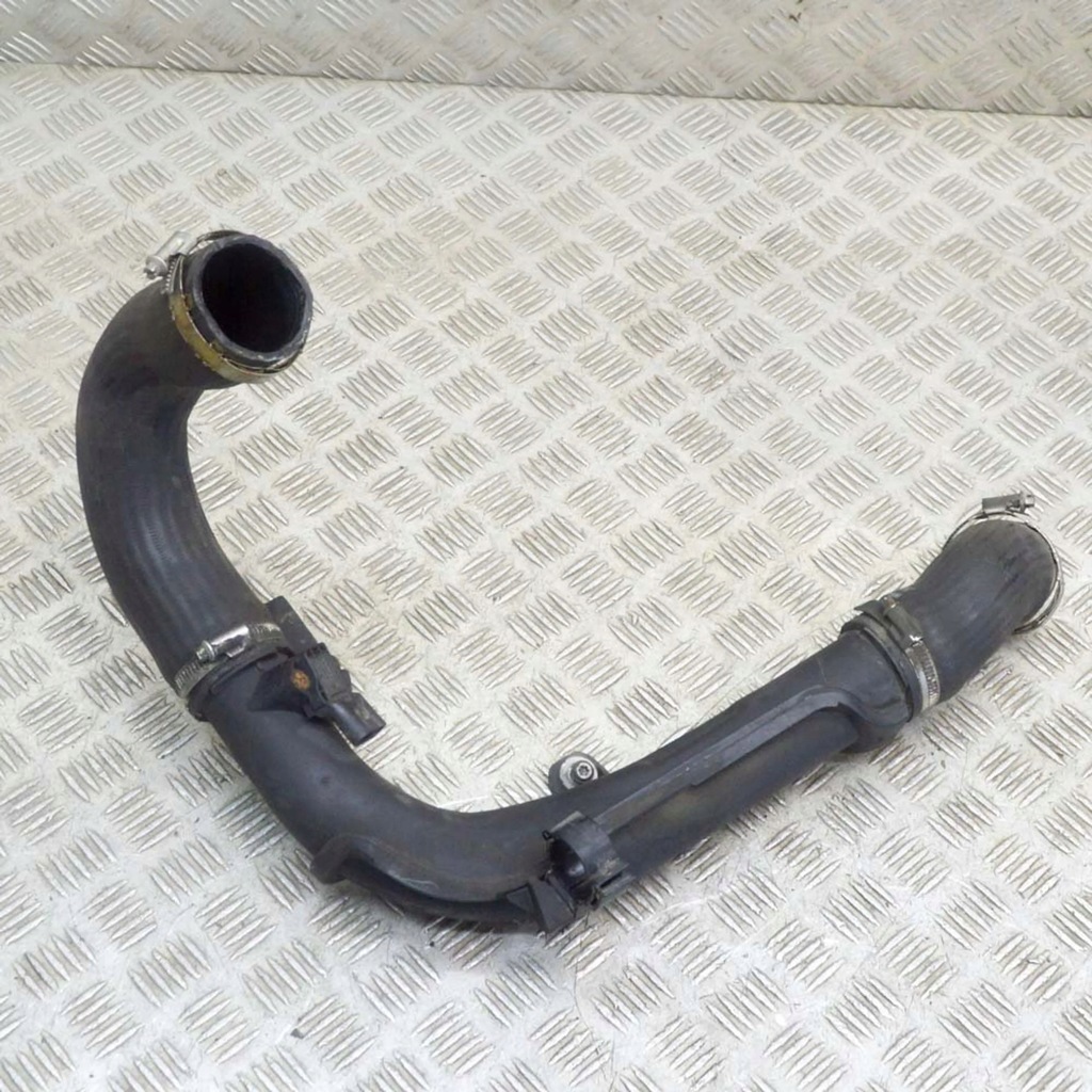 фото №1, Audi a3 s3 8p 2011 правая сторона wąż / труба интеркулер